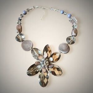 Vintage Crystal Flower Statement Necklace Chunky Beaded Bib Necklace